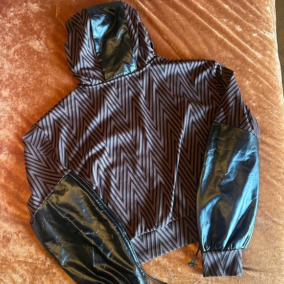 NOLI Brown & Black Chevron Leather Pullover - Picture 9 of 9